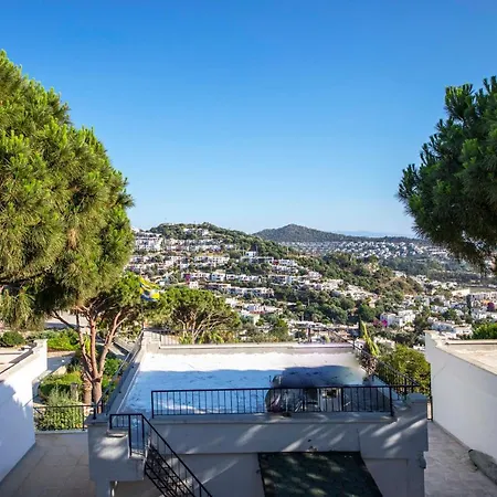 Gorgeous With Shared Pool In Villa Gümüşlük