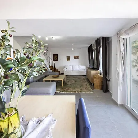 Gorgeous With Shared Pool In Gumusluk