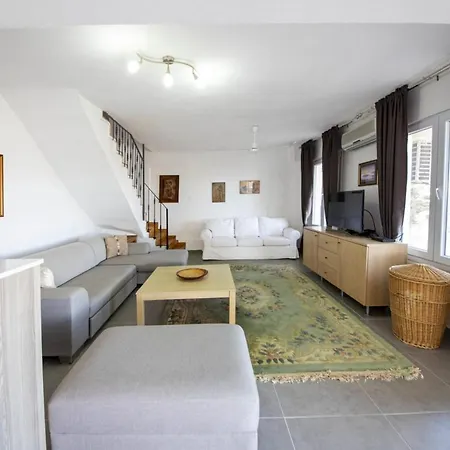 Gorgeous With Shared Pool In Vila *