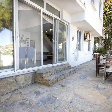Vila Gorgeous With Shared Pool In